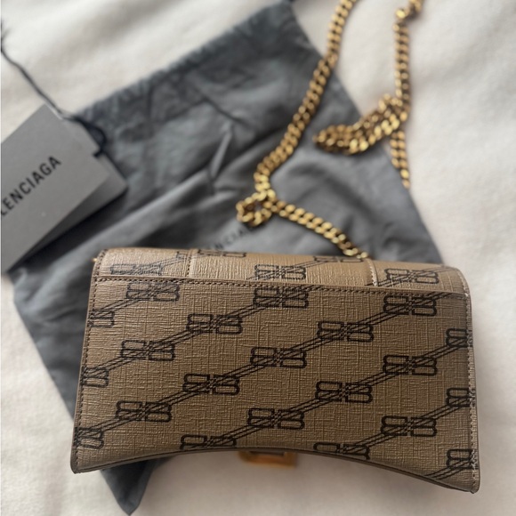 Balenciaga Hourglass Wallet in Chain Bag - AUTHENTIC - Picture 5 of 8